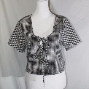 New Look Black & White Gingham Tie-Front Crop Top